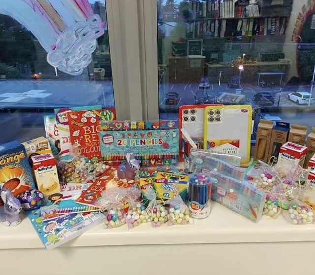 COMMUNITY | Helping Hereford through COVID-19 group donate stationery to Hospital