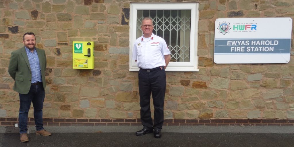 NEWS | Ewyas Harold gets new defibrillator