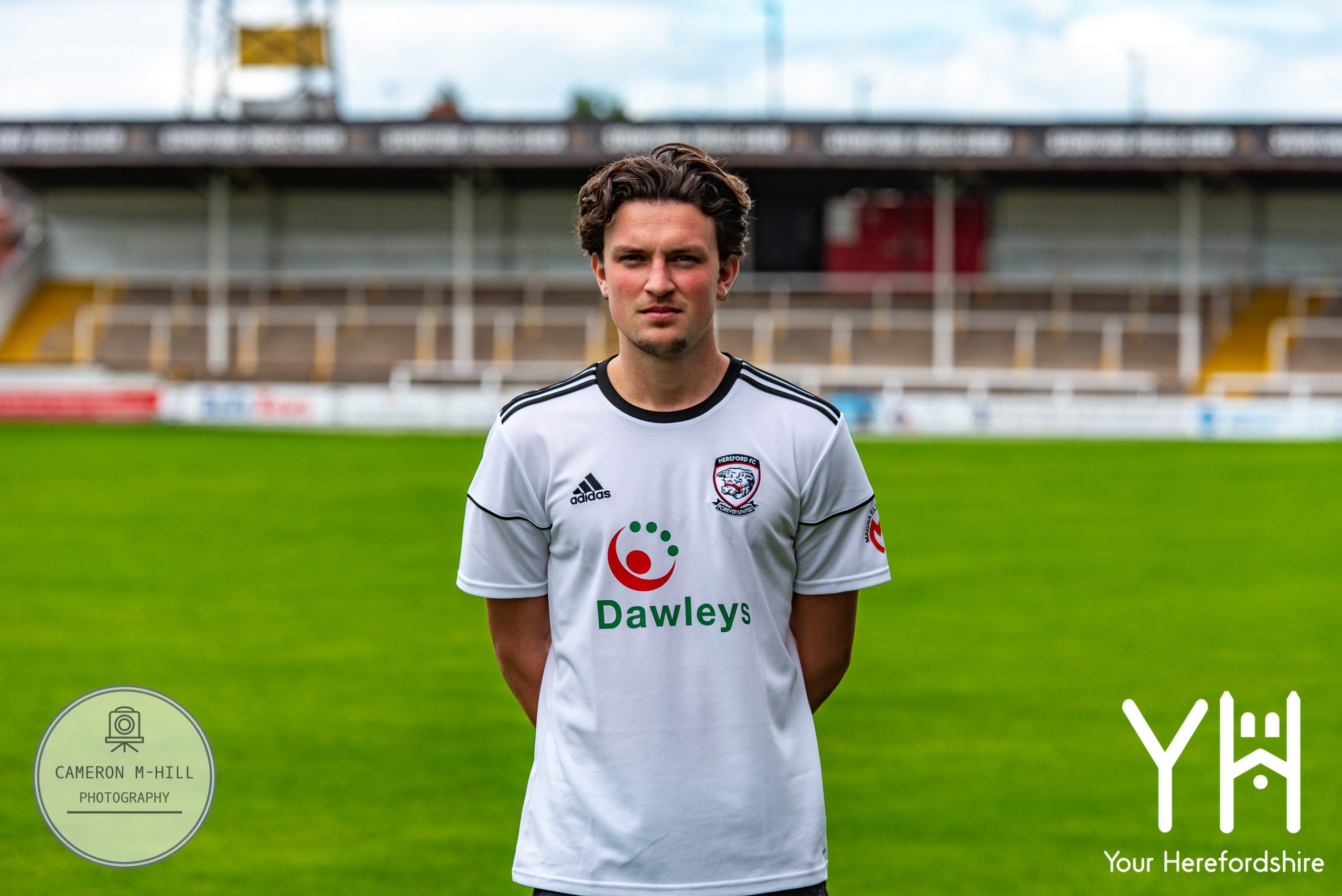 FOOTBALL | Tom Owen-Evans commits to the Bulls for the 2020/21 season