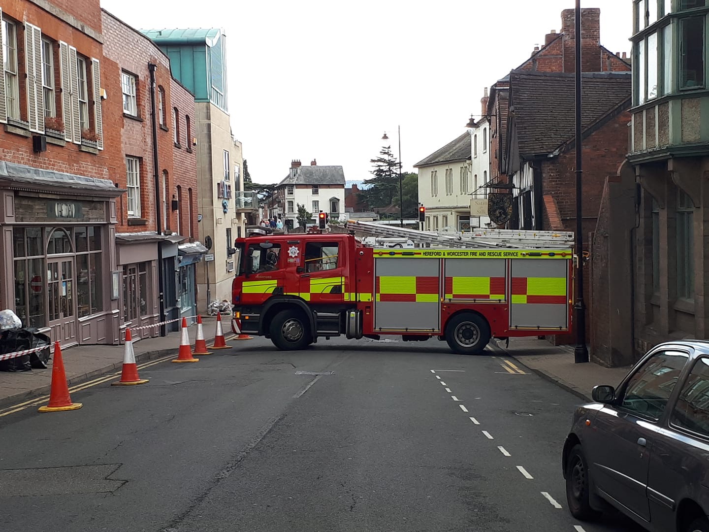 NEWS | Fire crews forced to do a u-turn due to Old Bridge closure