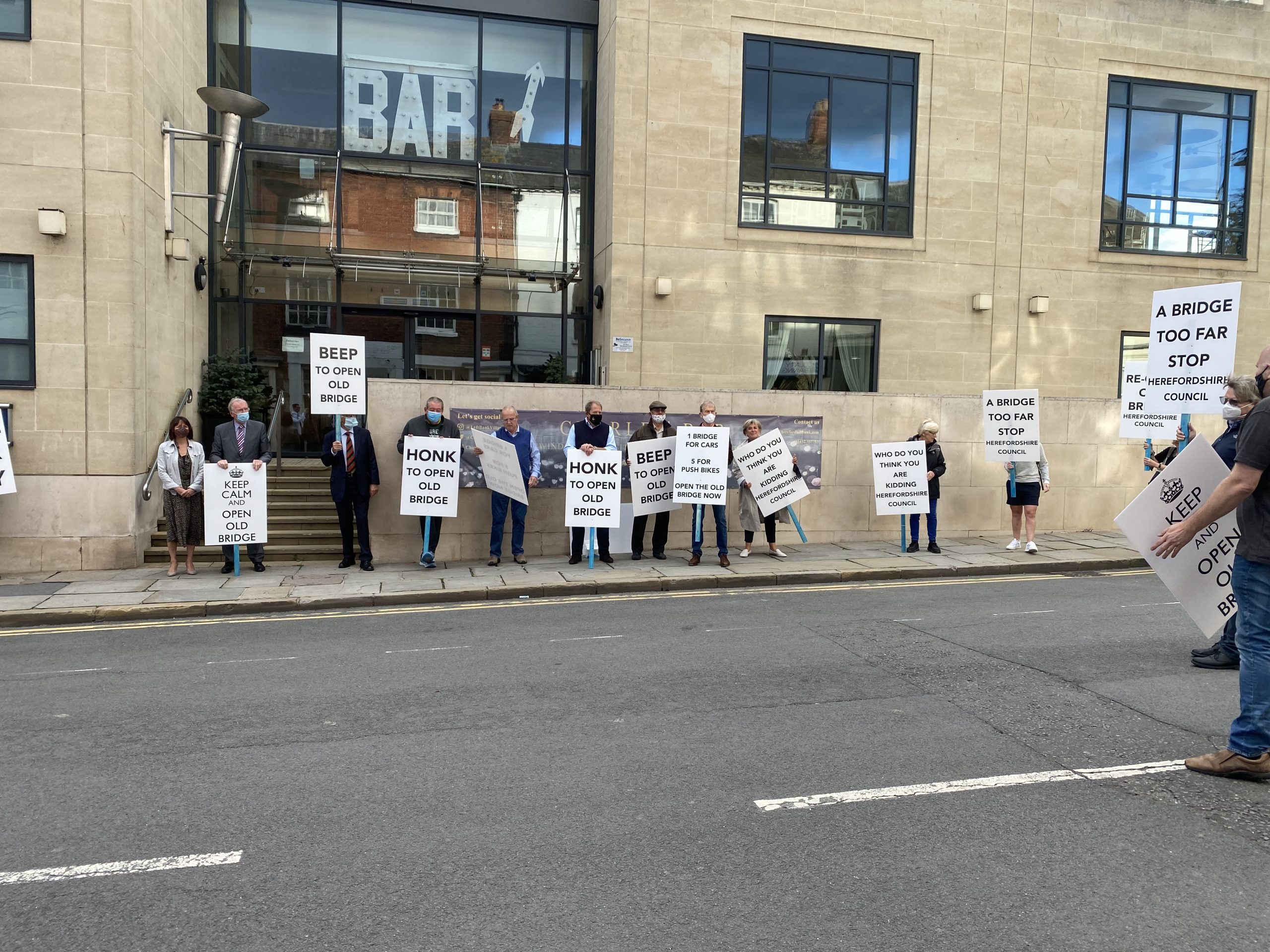 NEWS | Businesses owners protest on Old Bridge