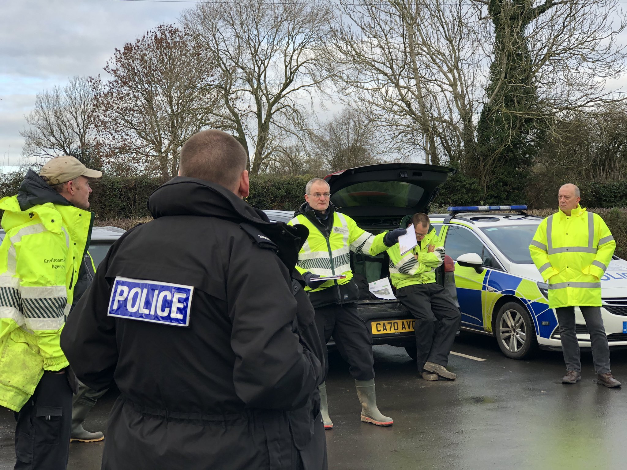 NEWS | Police and Environment Agency arrive at site of River Lugg destruction