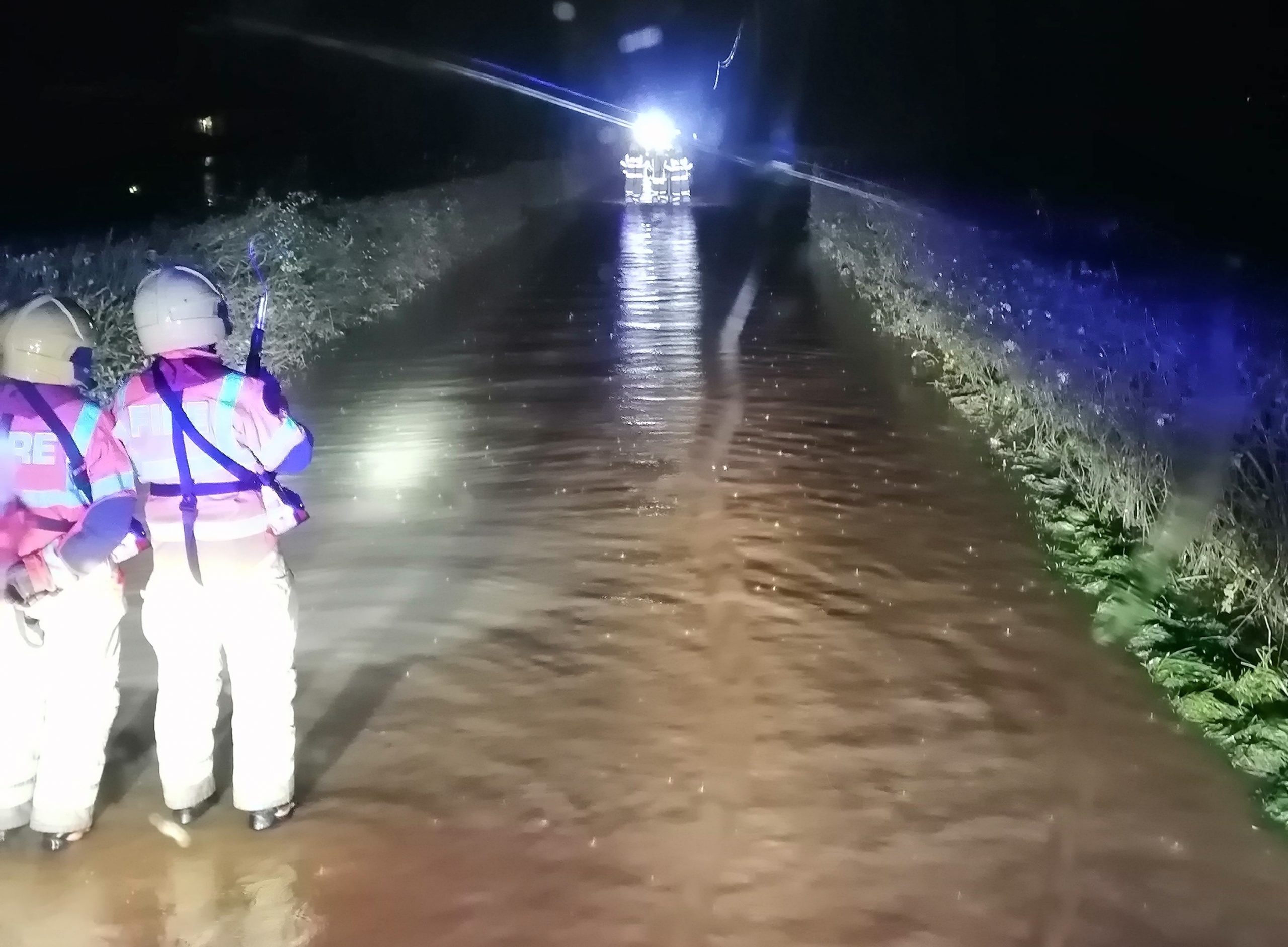 NEWS | Fire crews rescue 44 people from vehicles stuck in floodwater in Herefordshire and Worcestershire