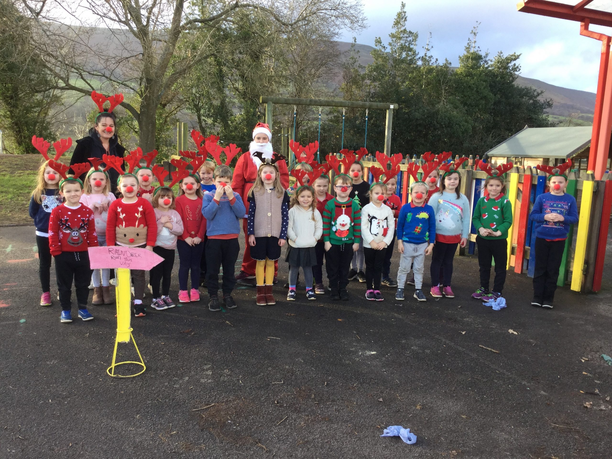 COMMUNITY | Longtown Primary School raise money for hospice with Reindeer Run