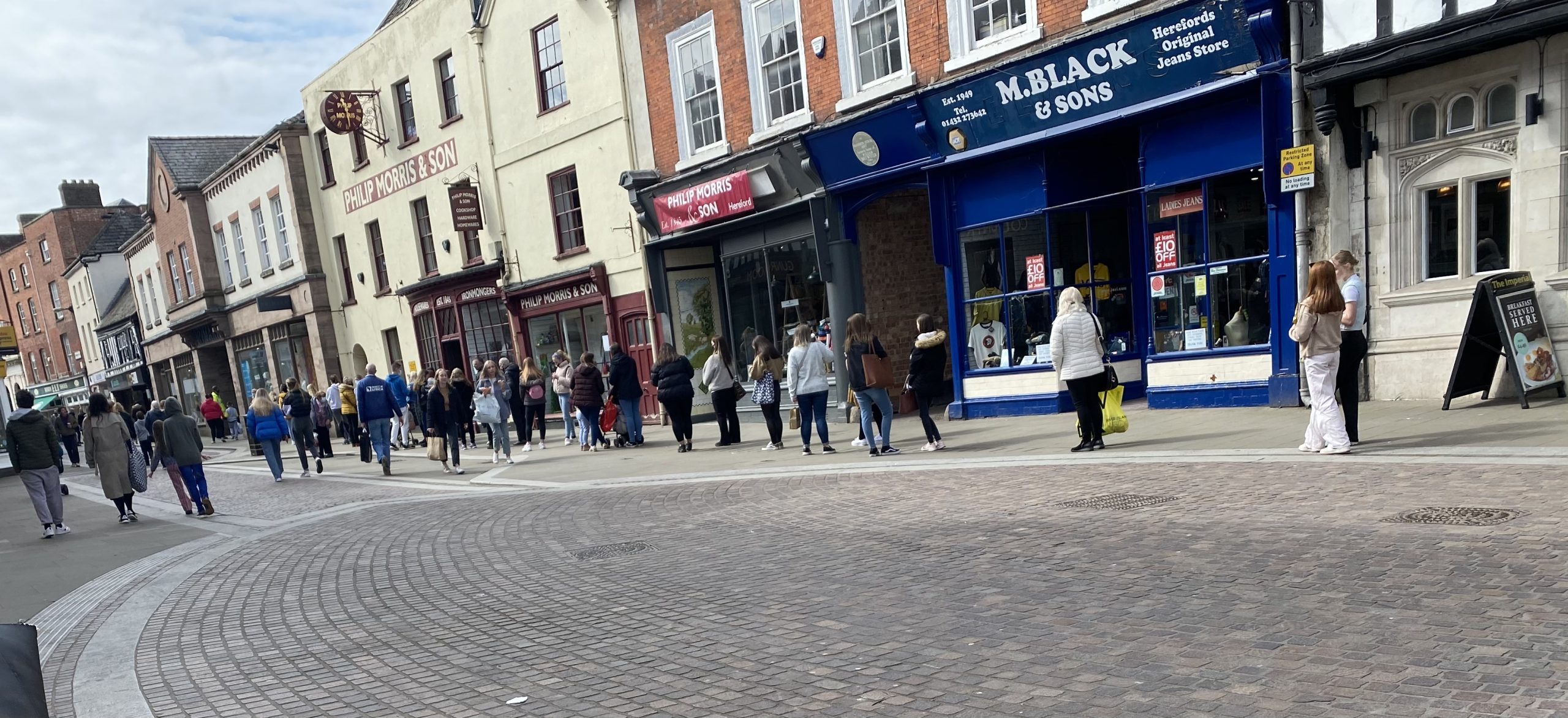 NEWS | Large queues outside stores in Hereford on second day of reopening