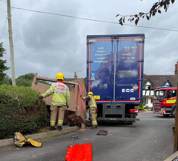NEWS | Fire crews attend lorry crash on Herefordshire border
