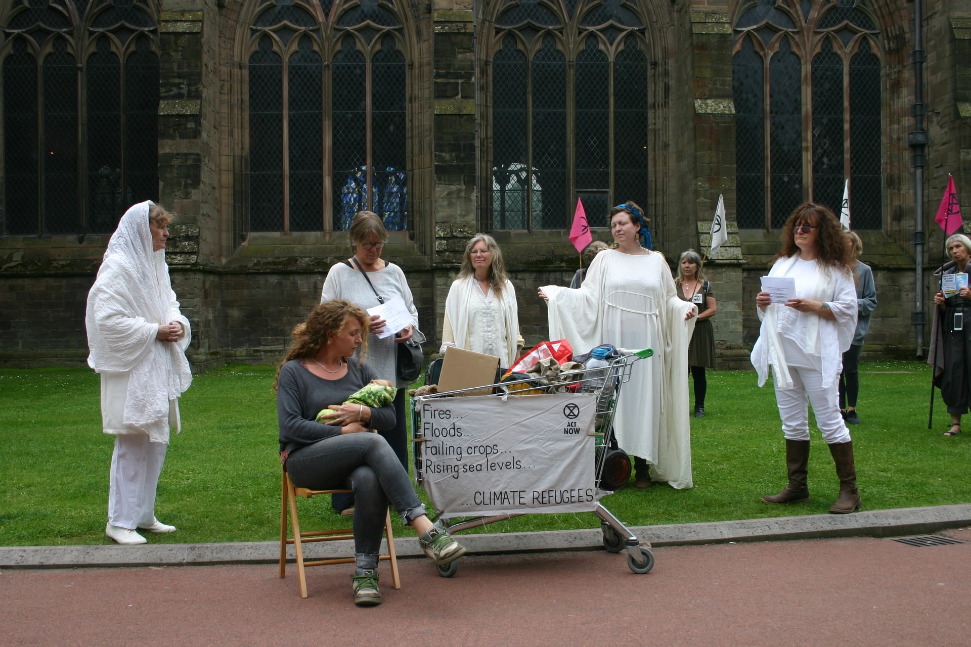 NEWS | Extinction Rebellion hold peaceful Climate Lullaby in Hereford