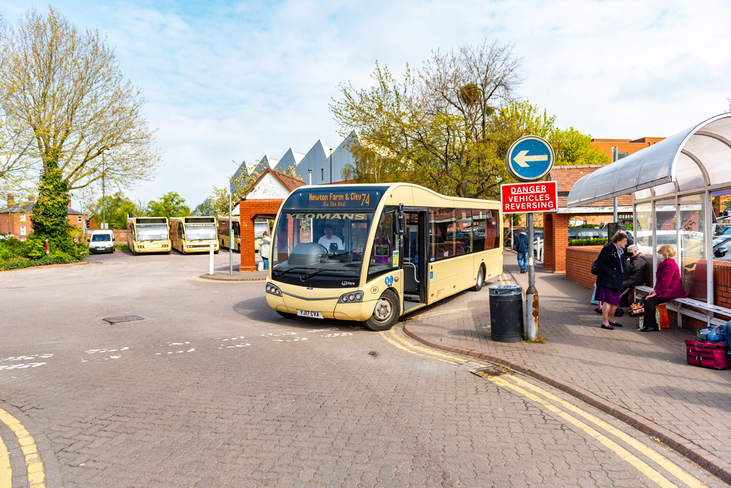 NEWS | Yeomans forced to cancel thirty bus services today due to staff shortages – MORE DETAILS