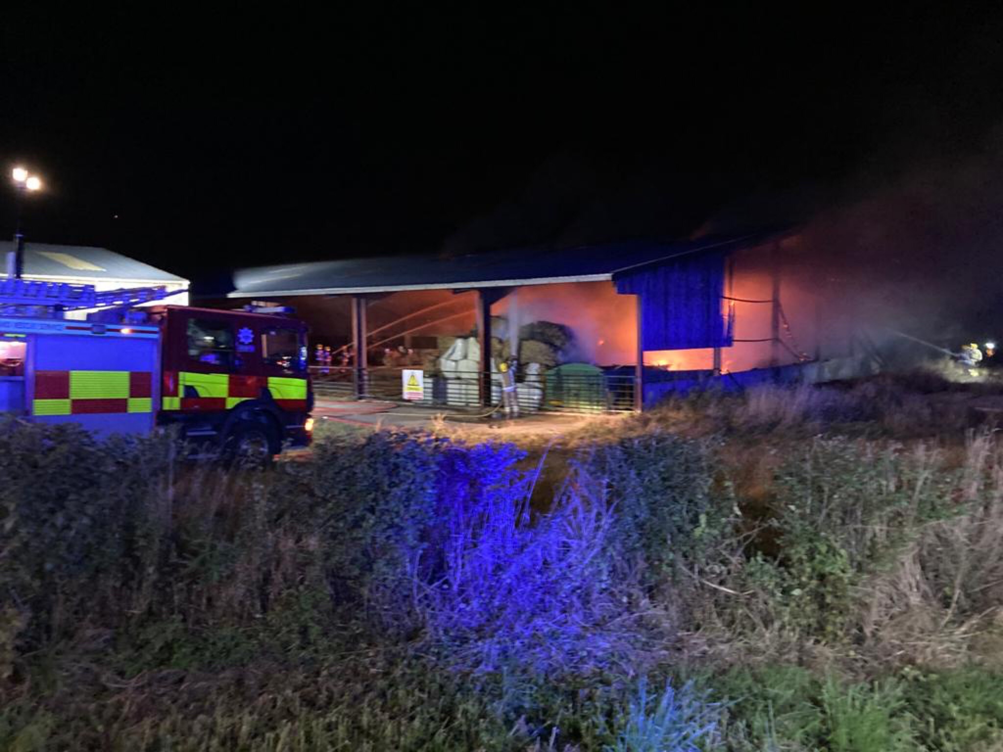 NEWS | Crews from across Herefordshire, Worcestershire and Gloucestershire tackle fire in Pershore