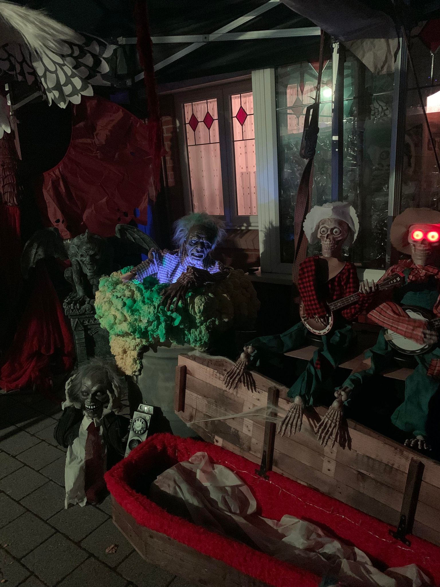 NEWS | Credenhill home transformed into a Halloween display