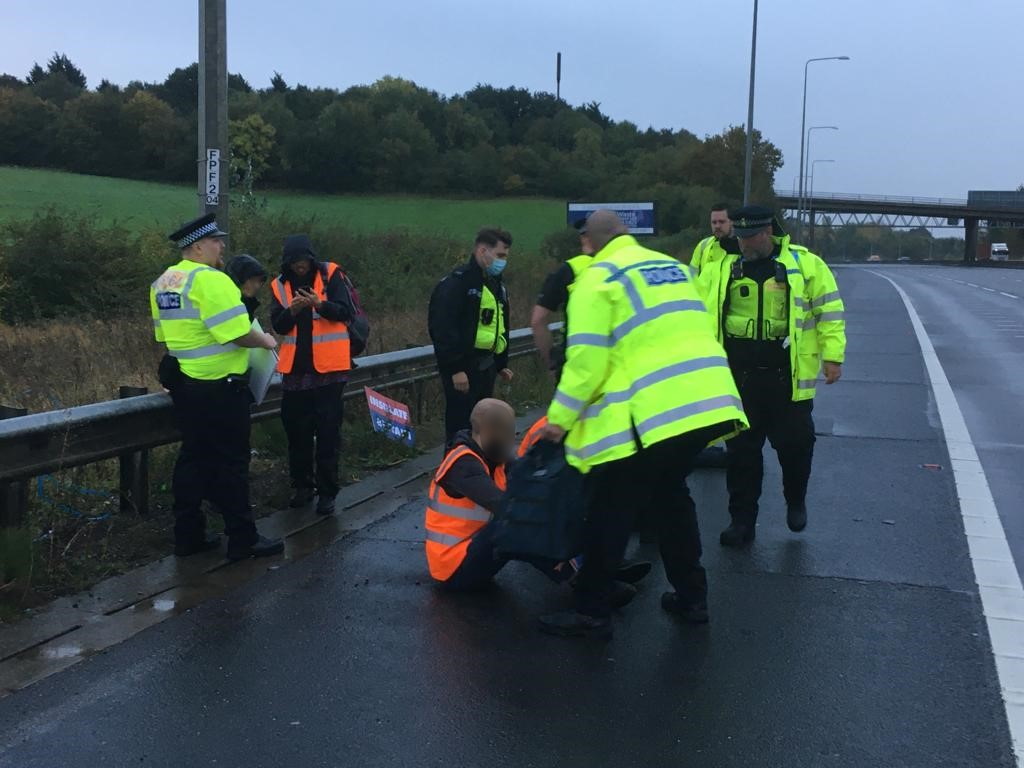 UK NEWS | Ten arrests after Insulate Britain protesters walk into oncoming traffic on the M25