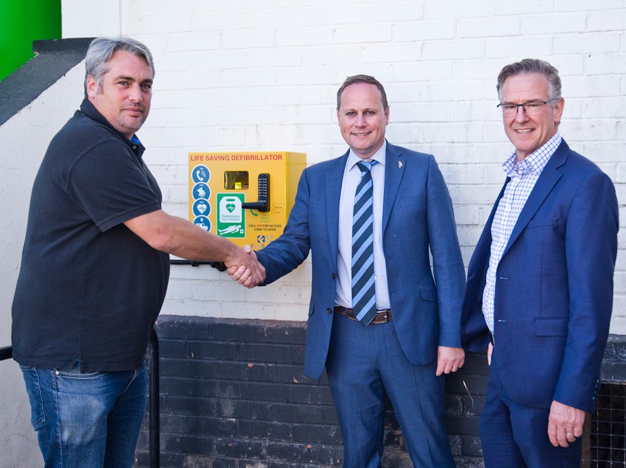 NEWS | Emergency equipment installed in Ross-on-Wye thanks to the Edenstone Foundation