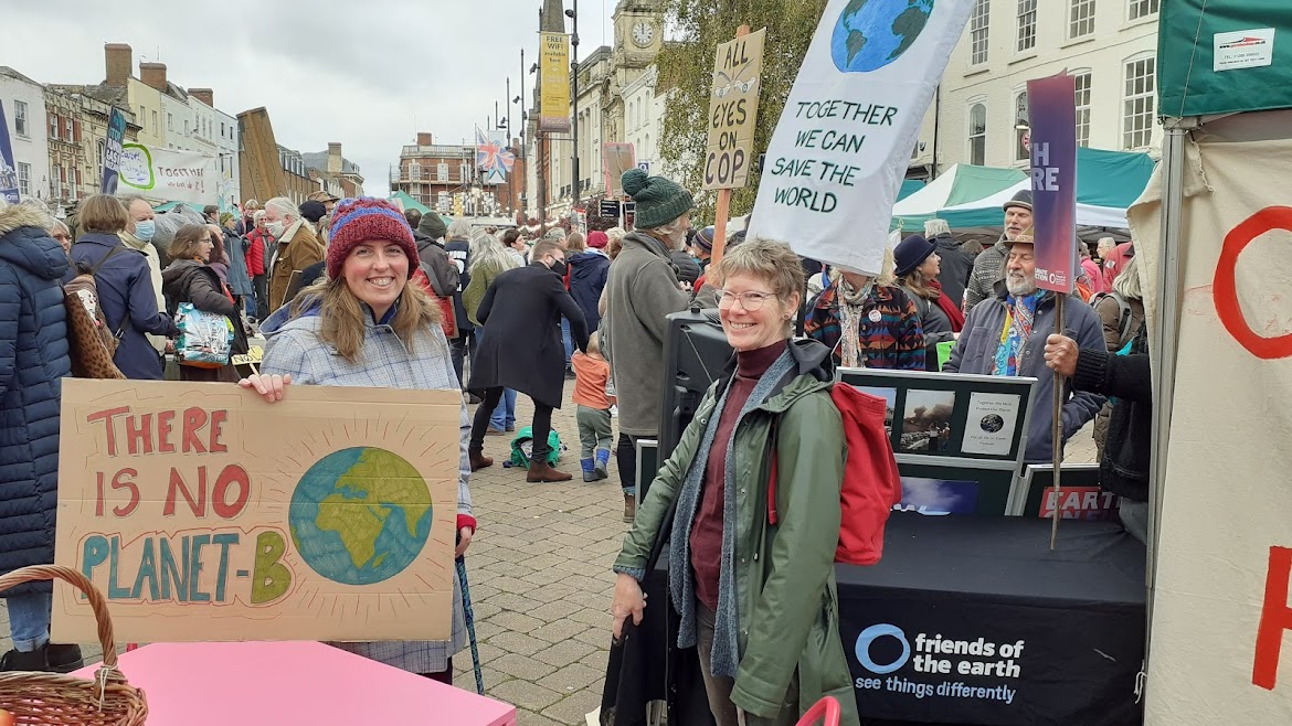 NEWS | Climate campaigners hold Hereford vigil alongside COP26