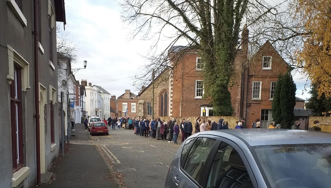 NEWS | More than 1,000 vaccine doses administered at pop-up clinic in Leominster as people brave cold weather and queue for hours