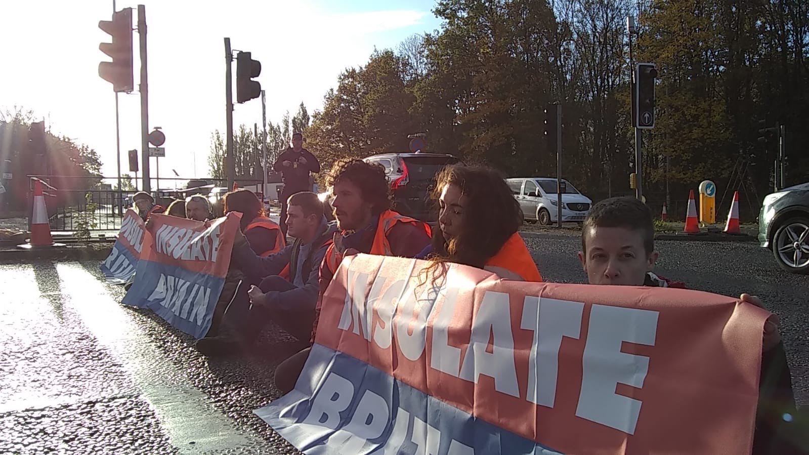 NEWS | Insulate Britain protesters block roads in three cities in England