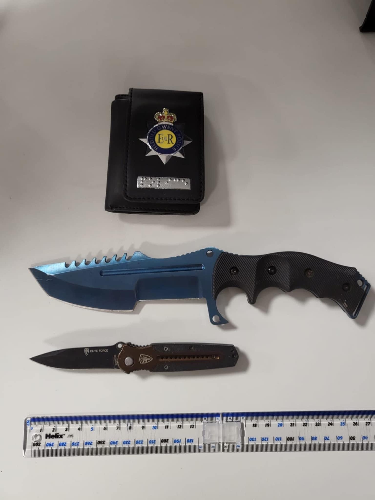 NEWS | Police arrest man for driving with no licence and insurance and also drug driving and possession of knives