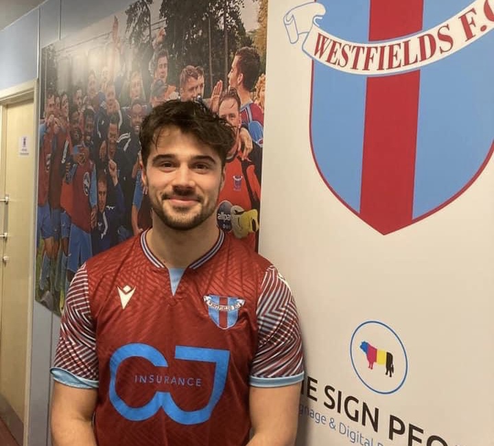 FOOTBALL | Westfields add experienced defender Lewis Binns to squad as they push for promotion
