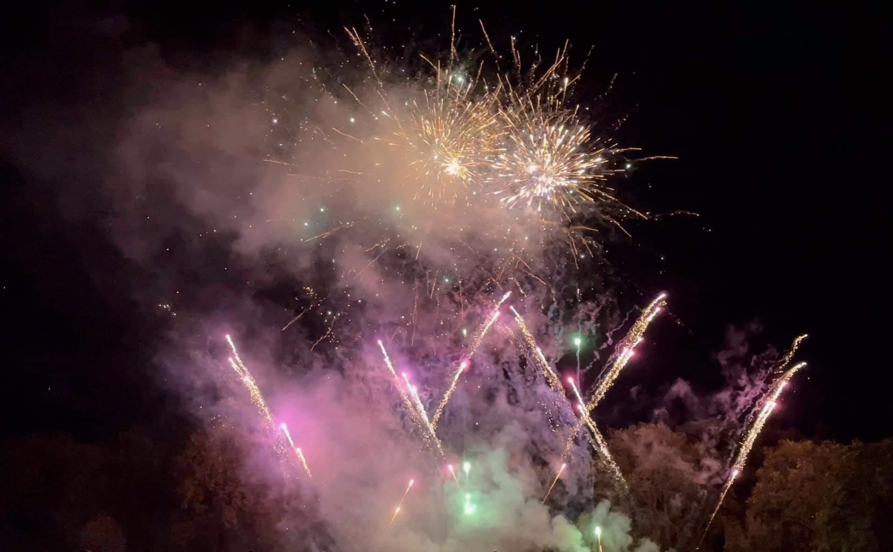 NEWS | Kington’s amazing fireworks show raises money for two fantastic charities