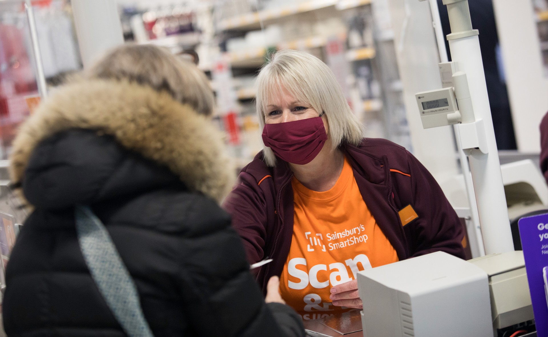 NEWS | Sainsbury’s staff to receive pay rise with all colleagues set to be paid at least £10 an hour – MORE DETAILS