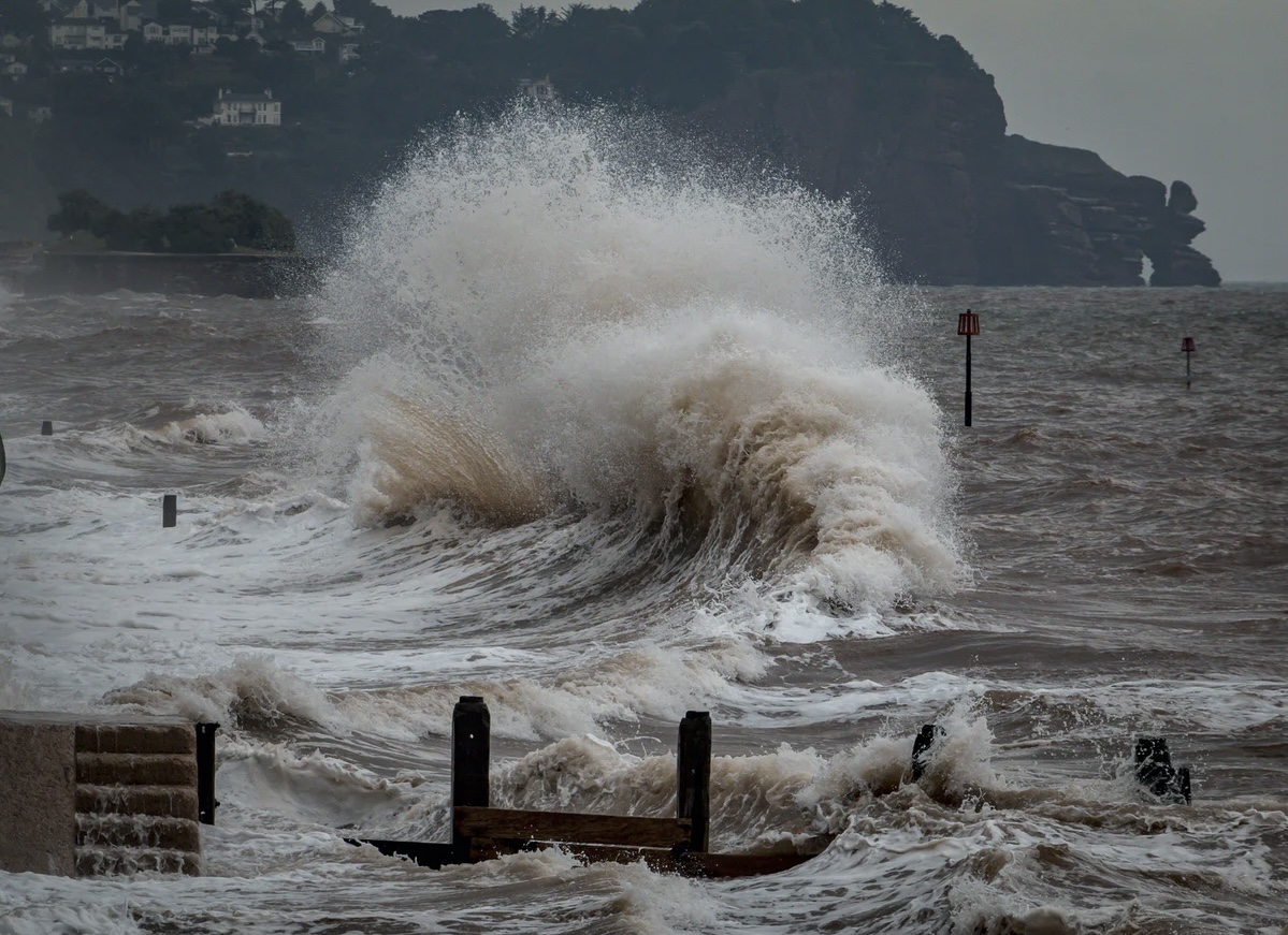 NEWS | Environment Agency warns communities to stay safe and be prepared as Storm Eunice approaches