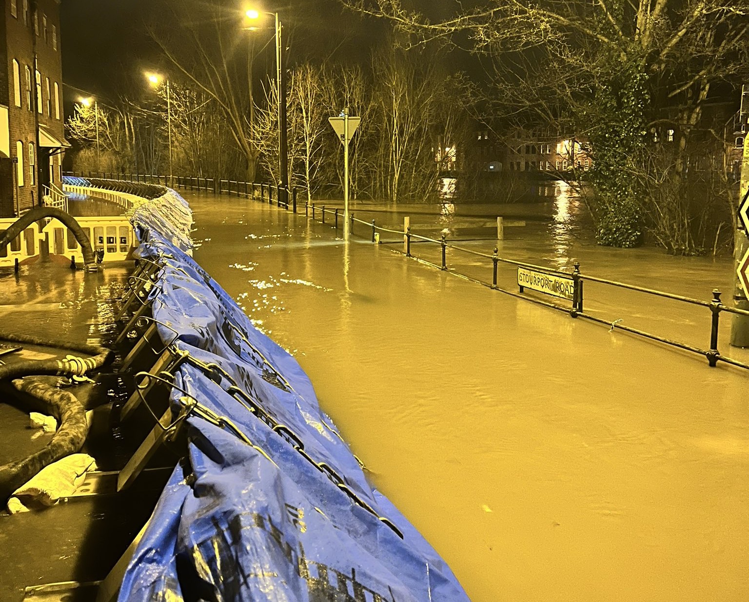 NEWS | Severe flood warning issued on the River Severn at Bewdley with concerns water levels could over-top defences