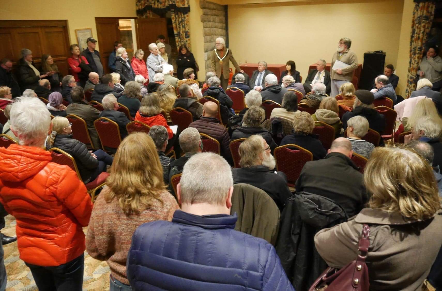 NEWS | Residents direct anger at councillors at meeting to discuss new car parking charges in Kington