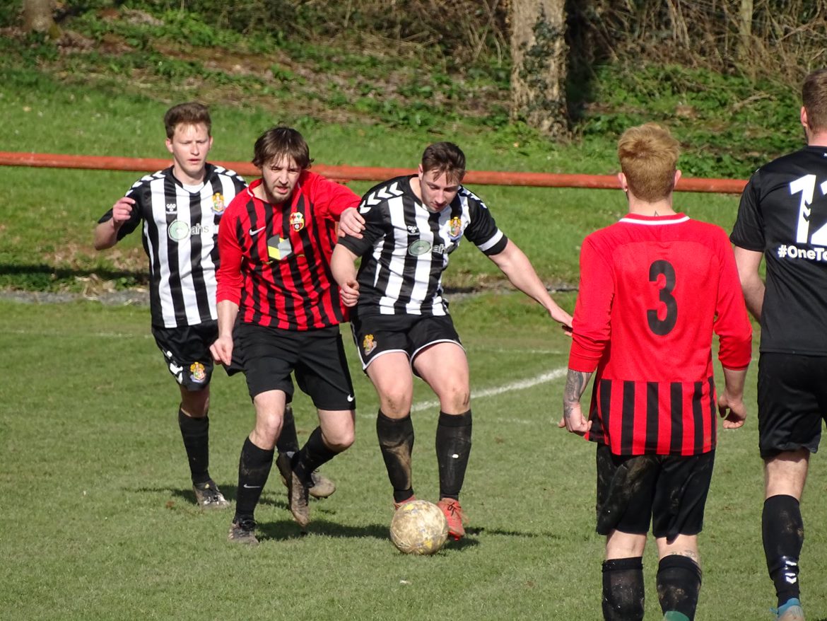FOOTBALL | Ledbury Town Reserves beat Hinton Reserves but Swifts beaten by Lads Club Colts