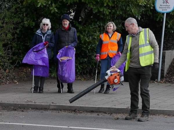 NEWS | A Herefordshire Community has shown an abundance of ‘people power’ to clean streets ahead of visitors arriving for Easter