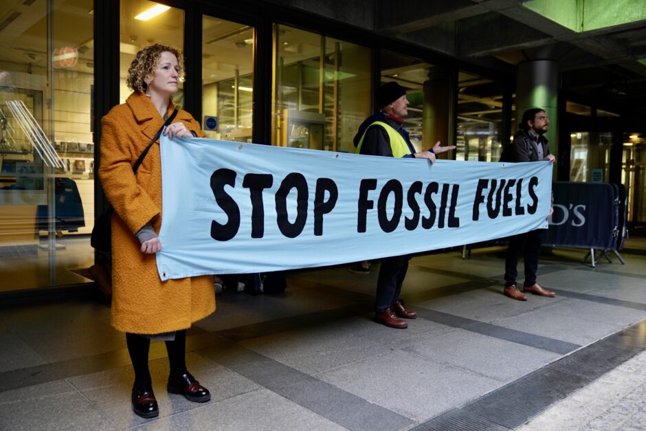 UK NEWS | Extinction Rebellion protesters stop staff from entering building of London based firm as protests continue