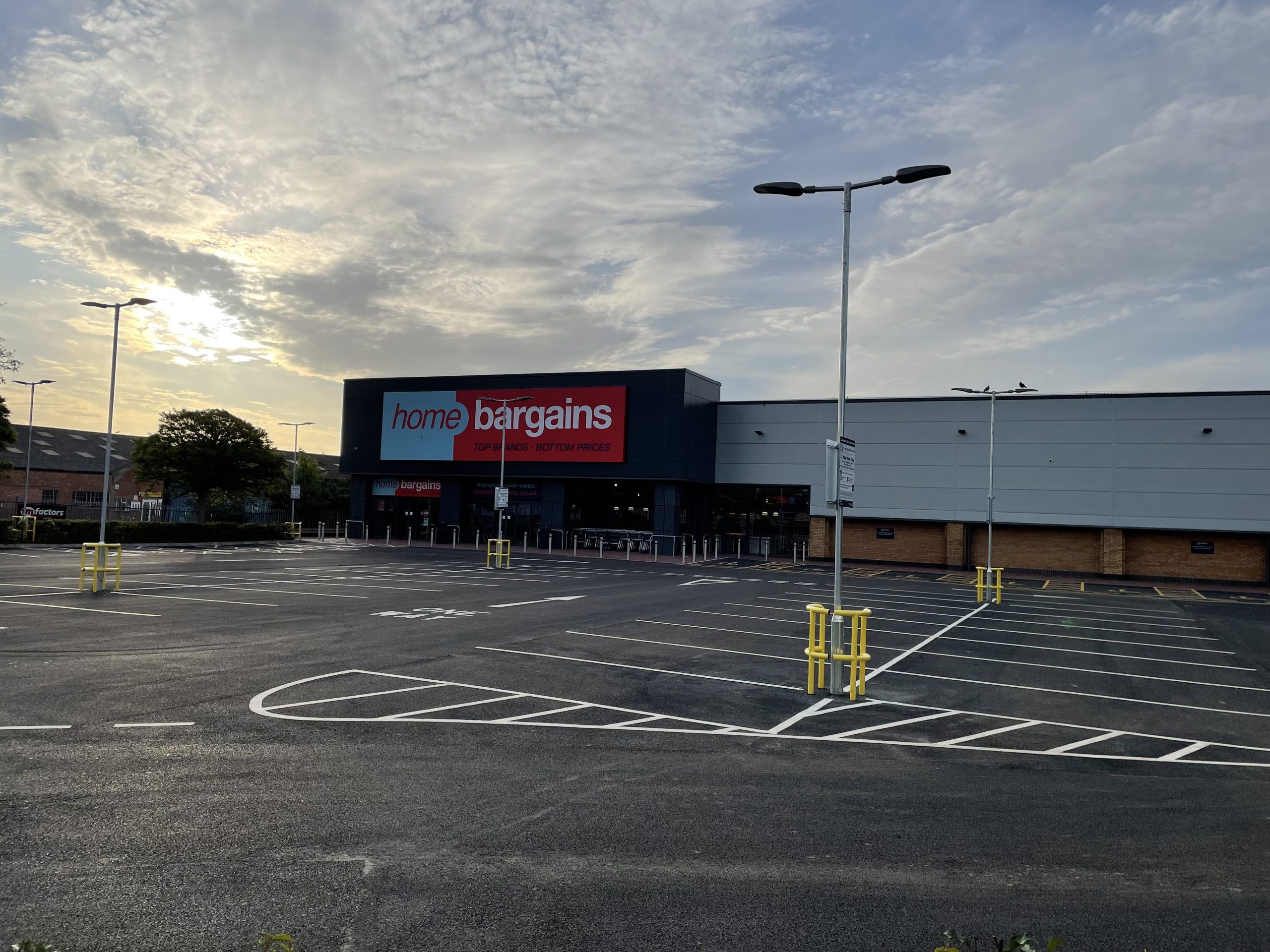 NEWS | The newly refurbished and BIGGER Home Bargains store in Hereford opens at 8am this morning
