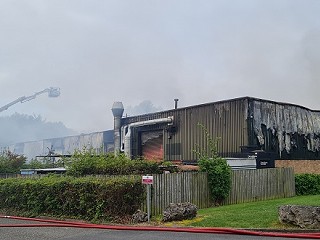 NEWS | Fire crews from Herefordshire help tackle huge fire at an industrial estate in Worcestershire