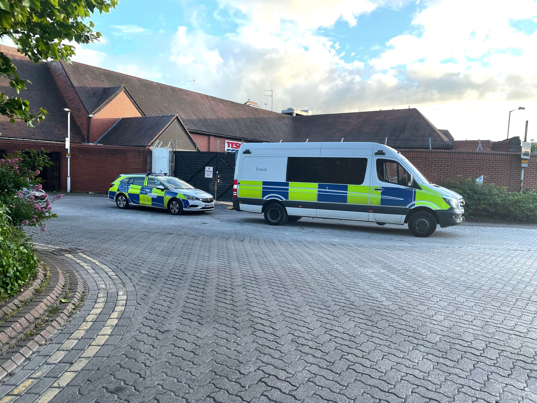 NEWS | West Mercia Police confirm man was brought to safety from roof of Debenhams building in Hereford