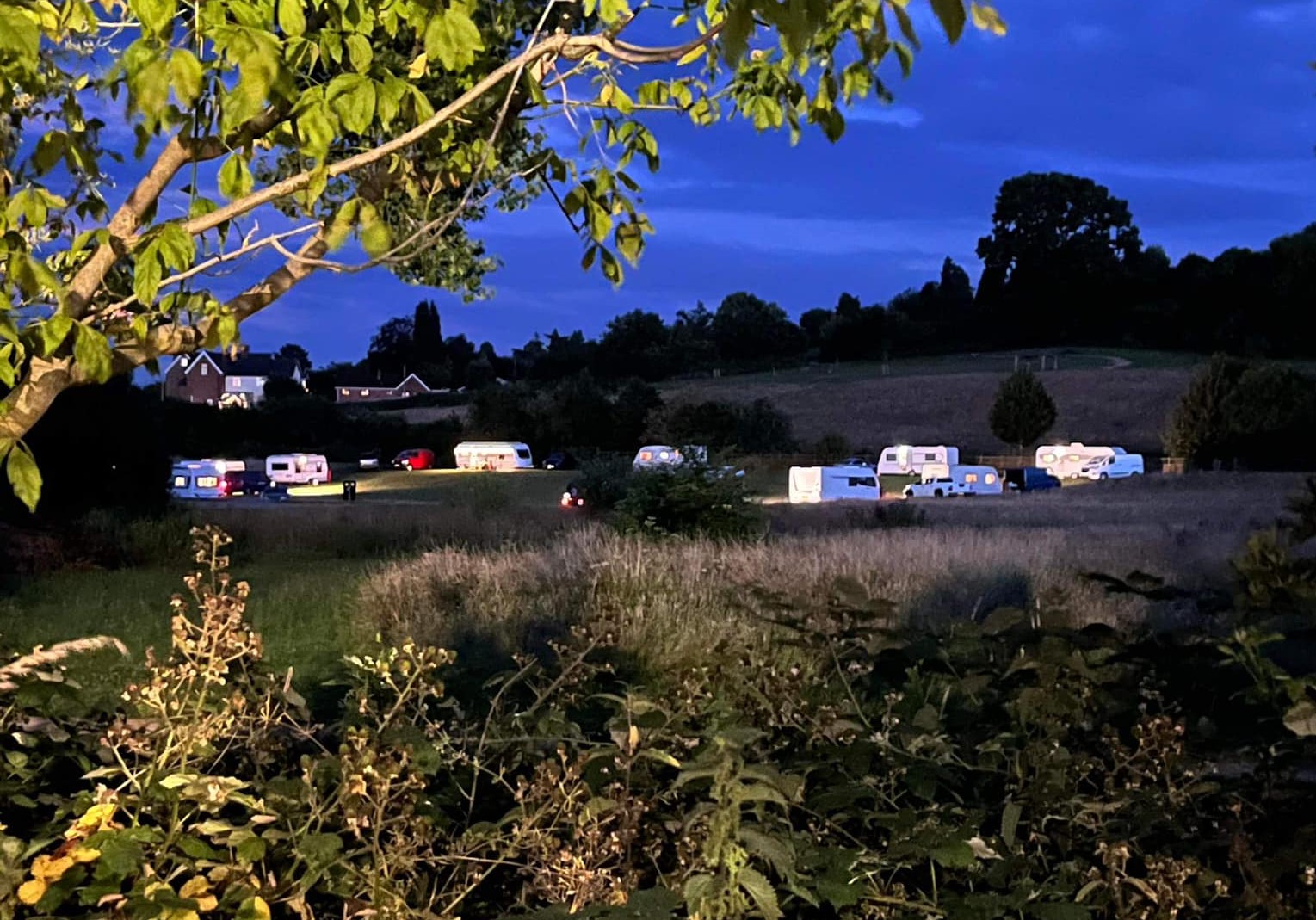 NEWS | Travellers have parked up on a popular park on the outskirts of Hereford