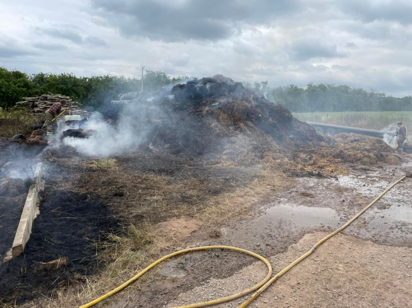 NEWS | Fire crews called to fire involving a large muck heap in Herefordshire