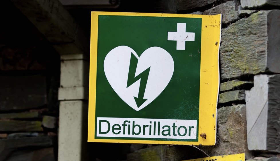NEWS | Every school will have a life-saving defibrillator by 22/23