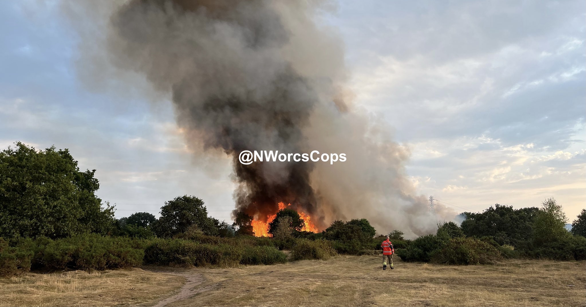 NEWS | Hereford & Worcester Fire and Rescue Service crews called to wildfire near Stourport