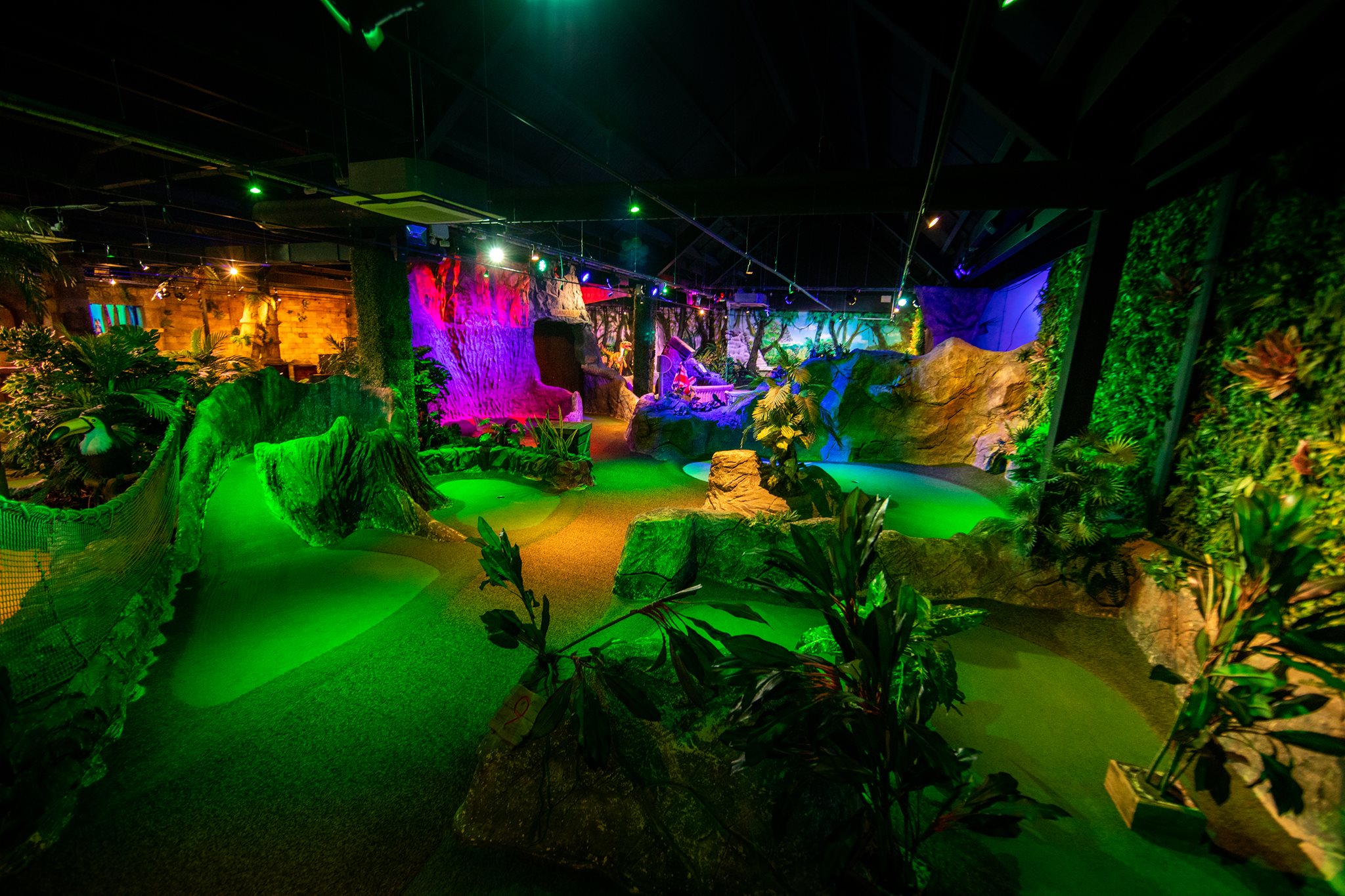 NEWS | Mulligans to open a Crazy Golf, Electro-Darts, Ping Pong, Pool, Bar and Restaurant centre in Worcester this summer