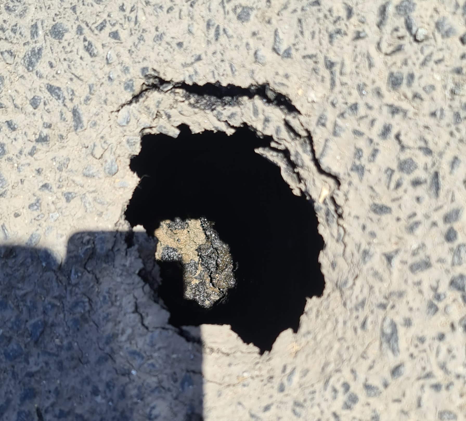 NEWS | Reports of a sinkhole on a busy residential street in Hereford