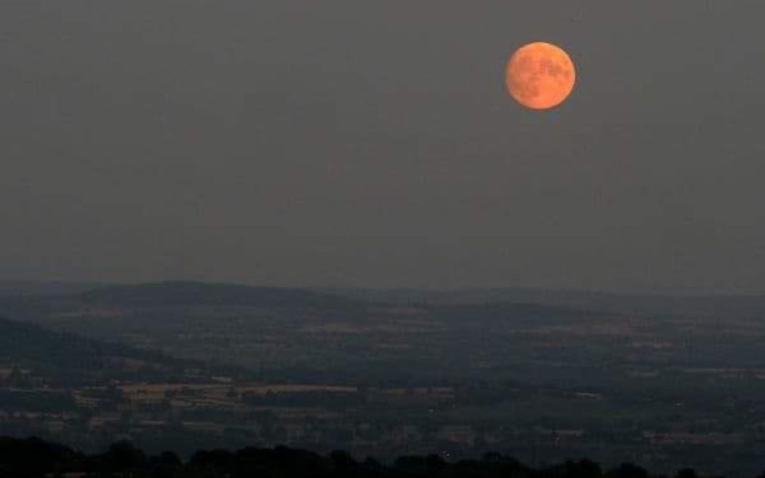 NEWS | Your last chance this year to capture the supermoon in the skies above the United Kingdom tonight