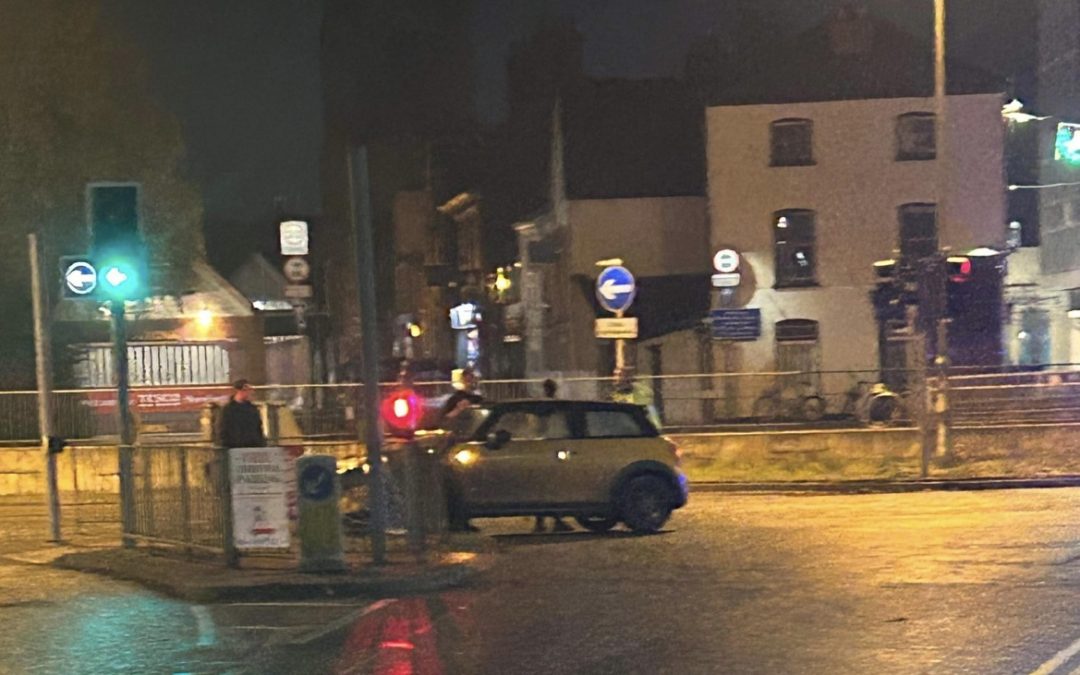 NEWS | Emergency services called after car collides with barrier in Hereford 