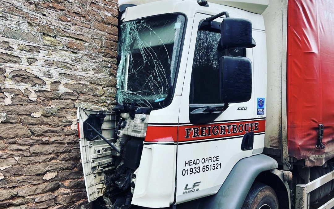 NEWS | Local venue forced to cancel birthday dinner after lorry crashed into a barn 
