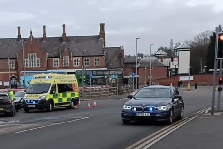 NEWS | Emergency services called to a collision on a busy junction in Hereford this morning 