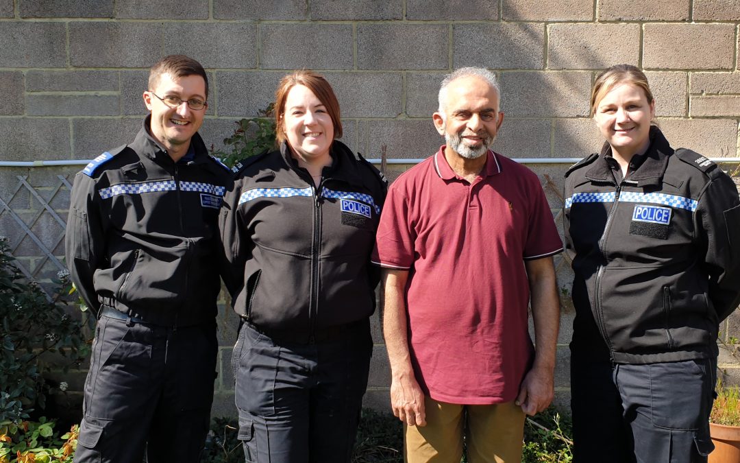 NEWS | Quick thinking Police officers help save a taxi driver who was having a medical episode