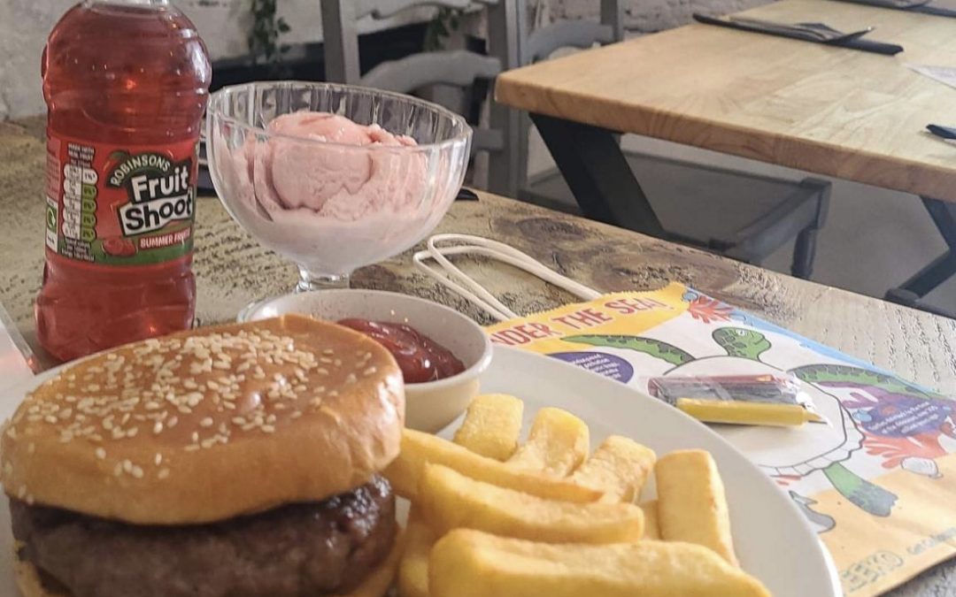 HALF TERM | A Hereford city centre pub has a children’s menu where meals include an ice cream and a drink – All for JUST £2!