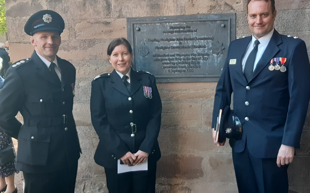 NEWS | There was standing room only at Hereford Cathedral on Saturday as a huge congregation gathered to pay tribute to two fallen firefighters
