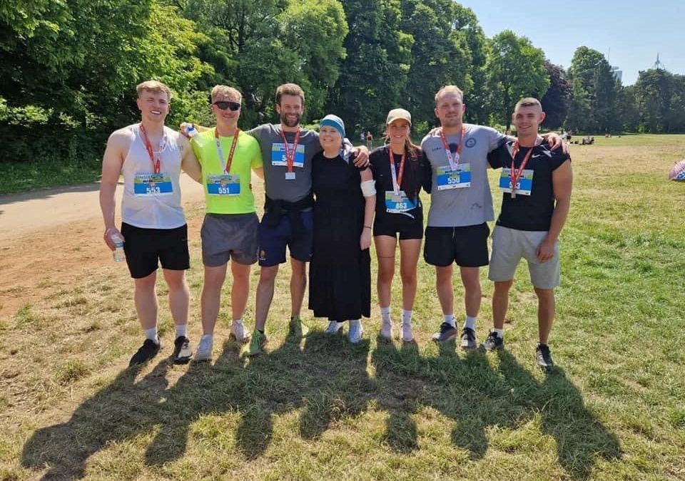 NEWS | Members of the City of Hereford Boxing Academy take part in Cardiff Half Marathon to raise money for a local woman with incurable cancer to make memories with her daughter and family