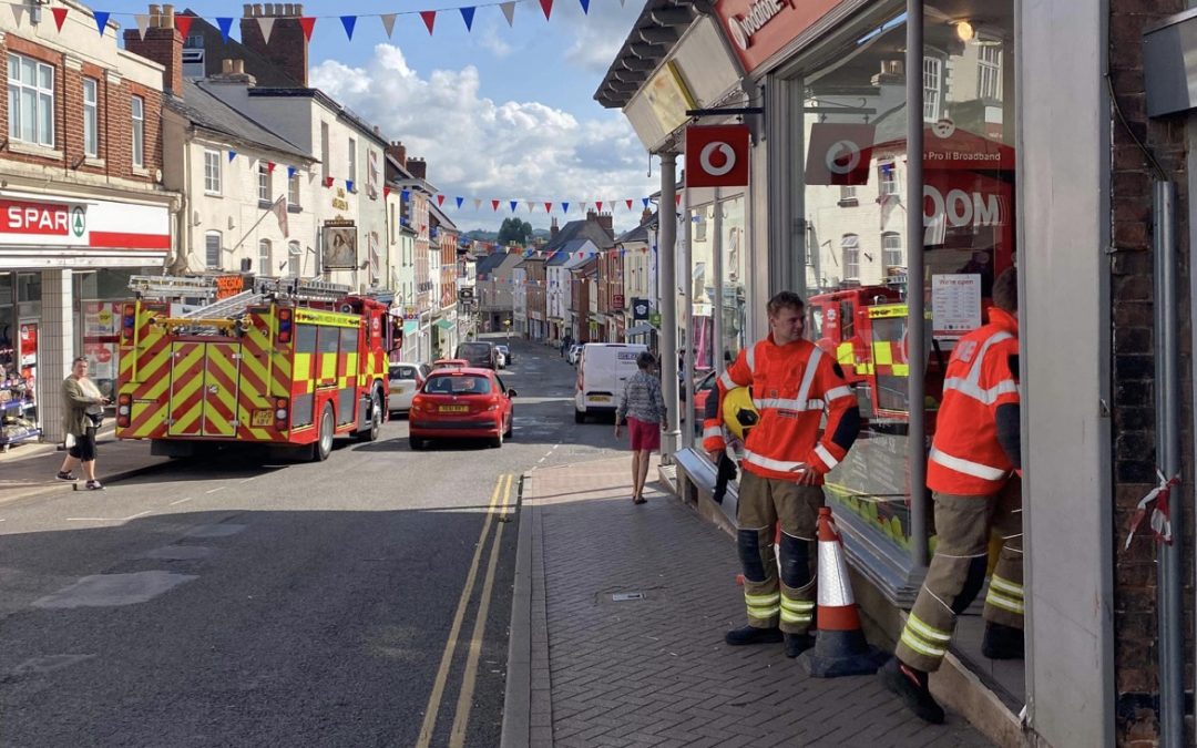NEWS | Hereford & Worcester Fire and Rescue Service crews called to Vodafone store in Ross-on-Wye after it was hit by a vehicle 