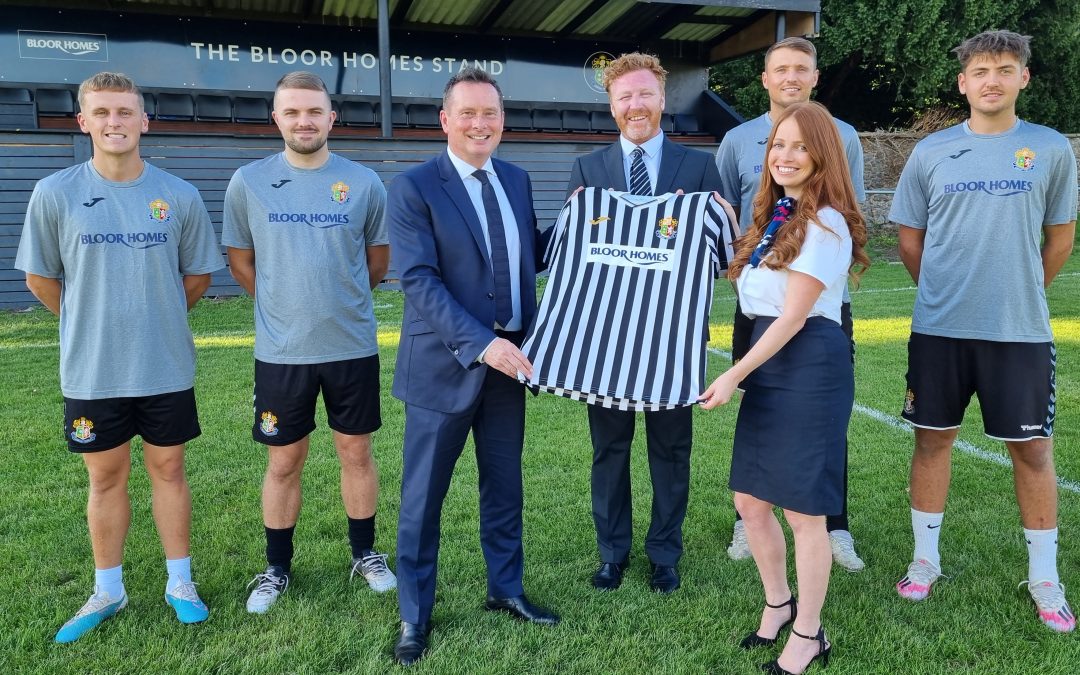 FOOTBALL | Ledbury Town FC have benefited from the ongoing partnership the Club has with Bloor Homes, with the new homes developer providing warm up tops for Men’s 1st, 2nd, 3rd and Under 18s teams