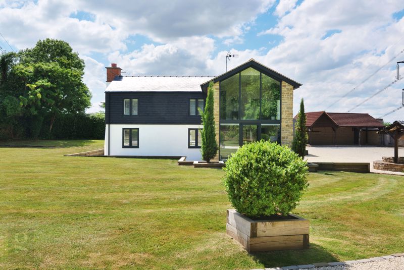 FEATURED | An exceptional property with fabulous rooms, a balcony from the bedroom and planning permission for a three bedroom holiday home