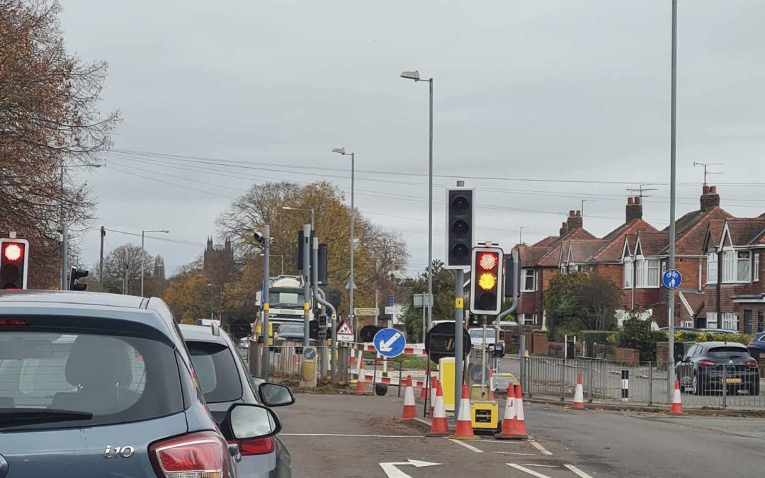 NEWS | Delays continue on the A49 in Hereford with temporary traffics still in place on Ross Road